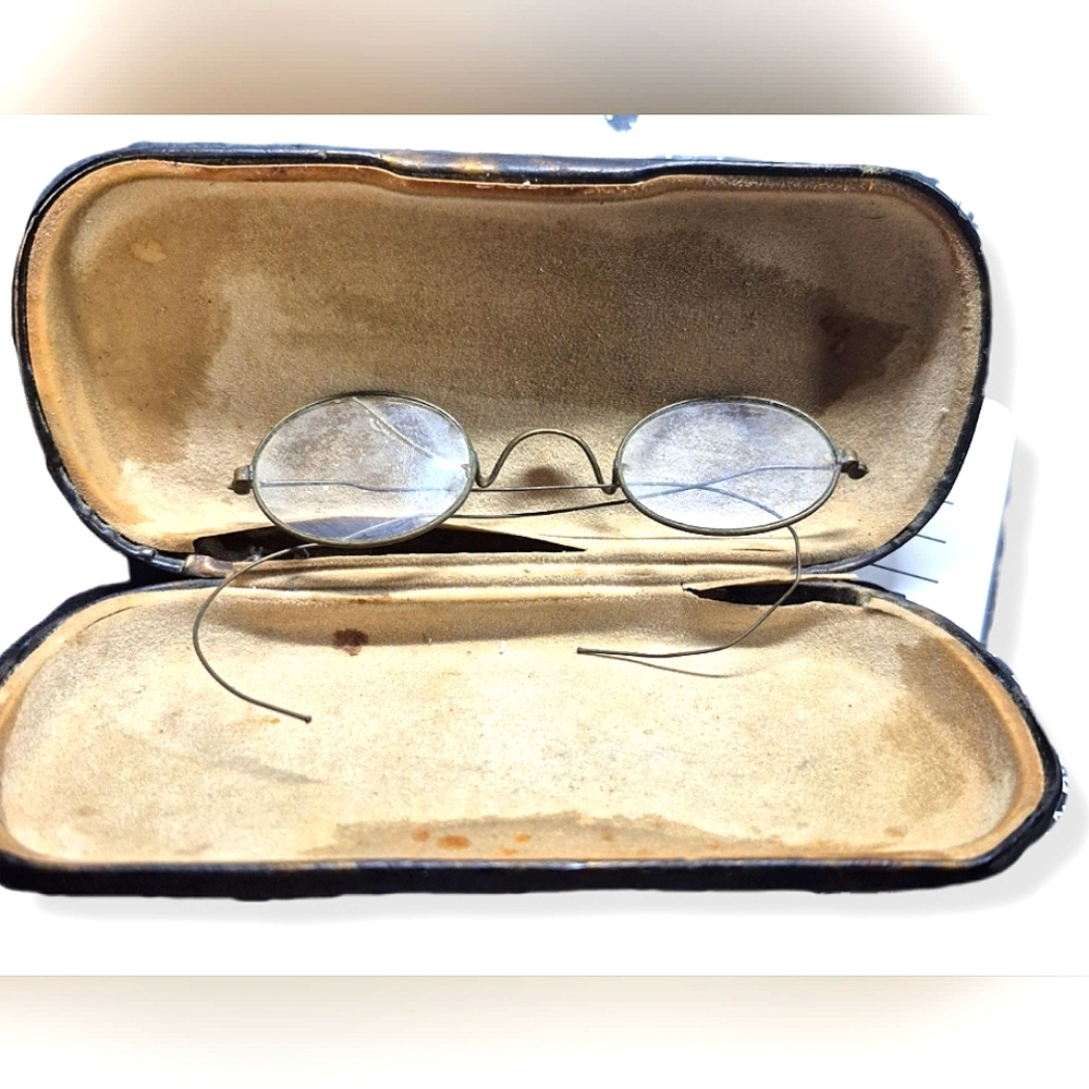 Antique Wire Rimmed Men's Round Bifocal Eye Glasses & Case